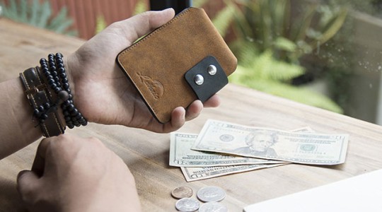 4 Expert Tips On How To Choose The Right Men’s Wallet